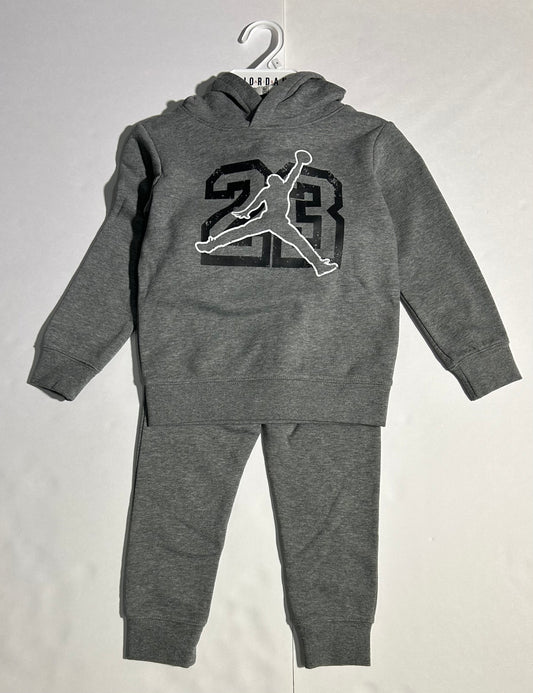 (KIDS) Conjunto Jordan para niños logo 23
